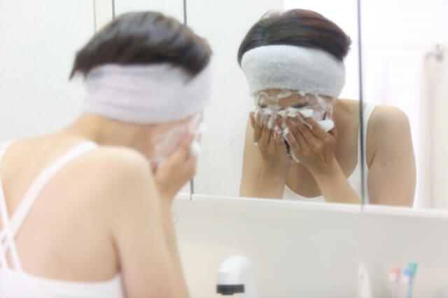ニキビ肌の洗顔方法