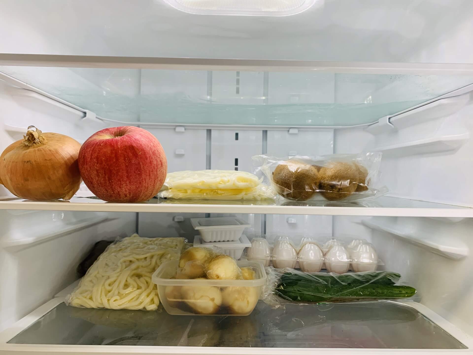 夢占い｜冷蔵庫の中にあるものが印象的な夢の意味（卵、果物、虫、ゴキブリ）